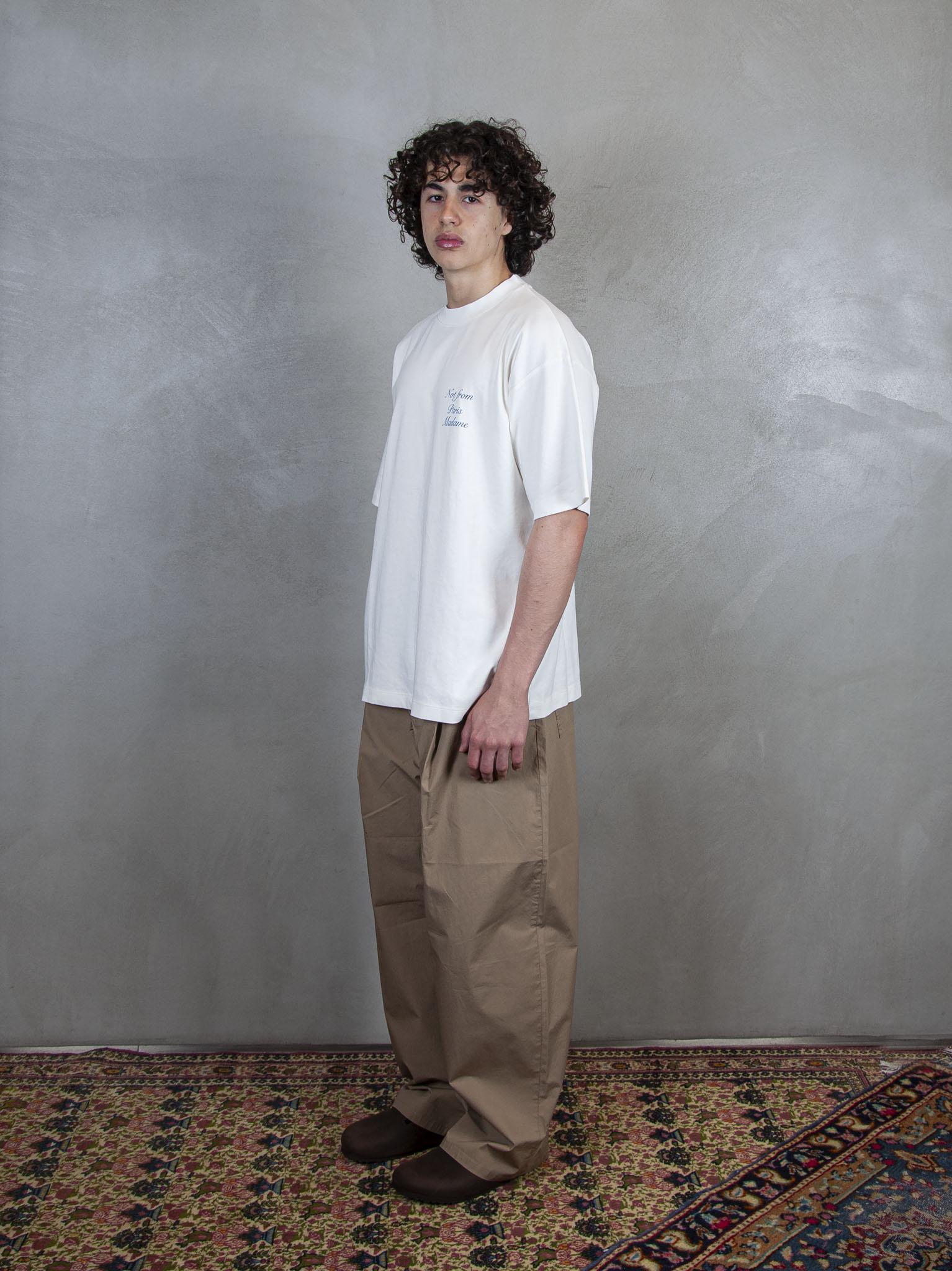 Le T-Shirt Slogan Cursive G-TS209-CO002 OW Drôle De Monsieur 