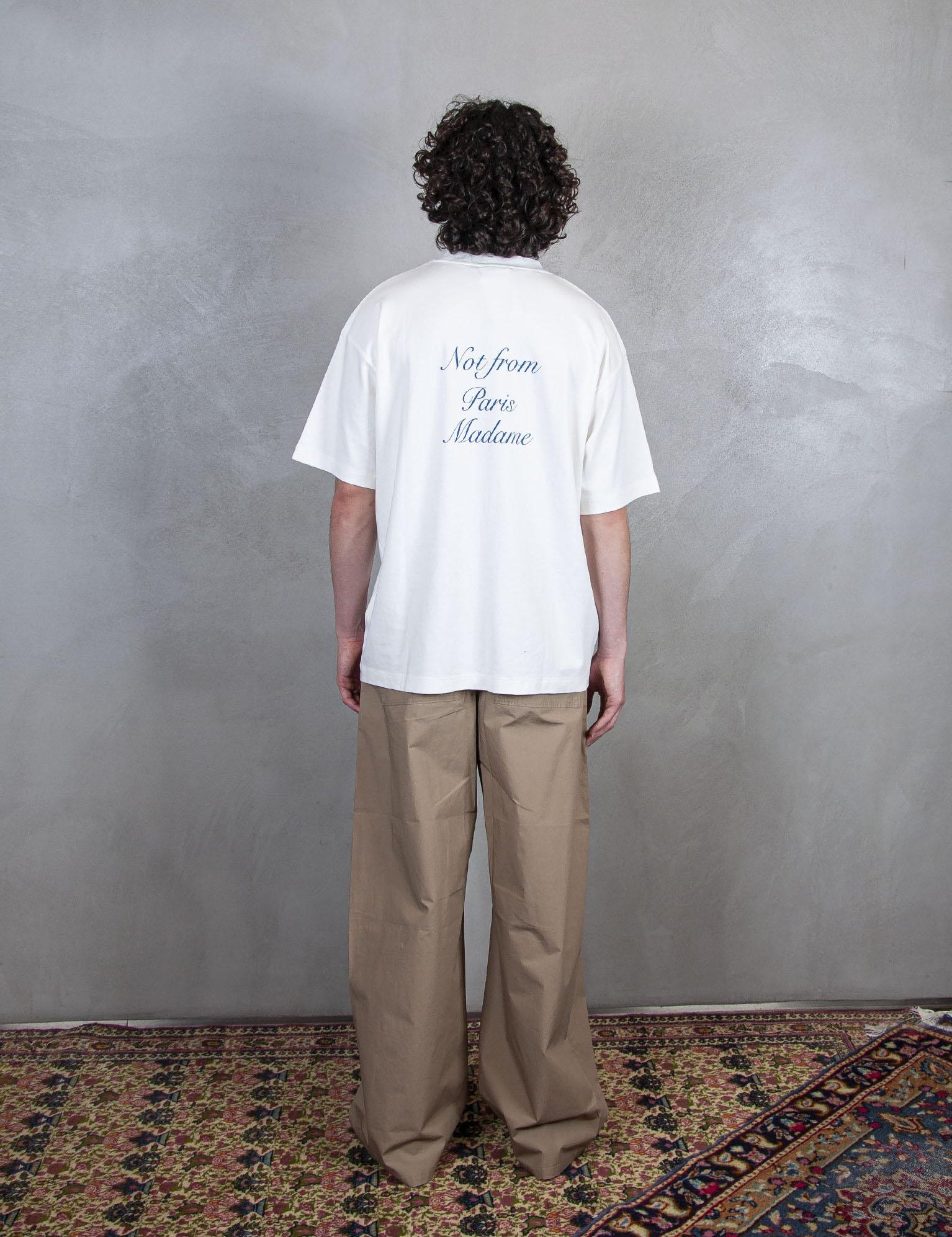 Le T-Shirt Slogan Cursive G-TS209-CO002 OW Drôle De Monsieur 