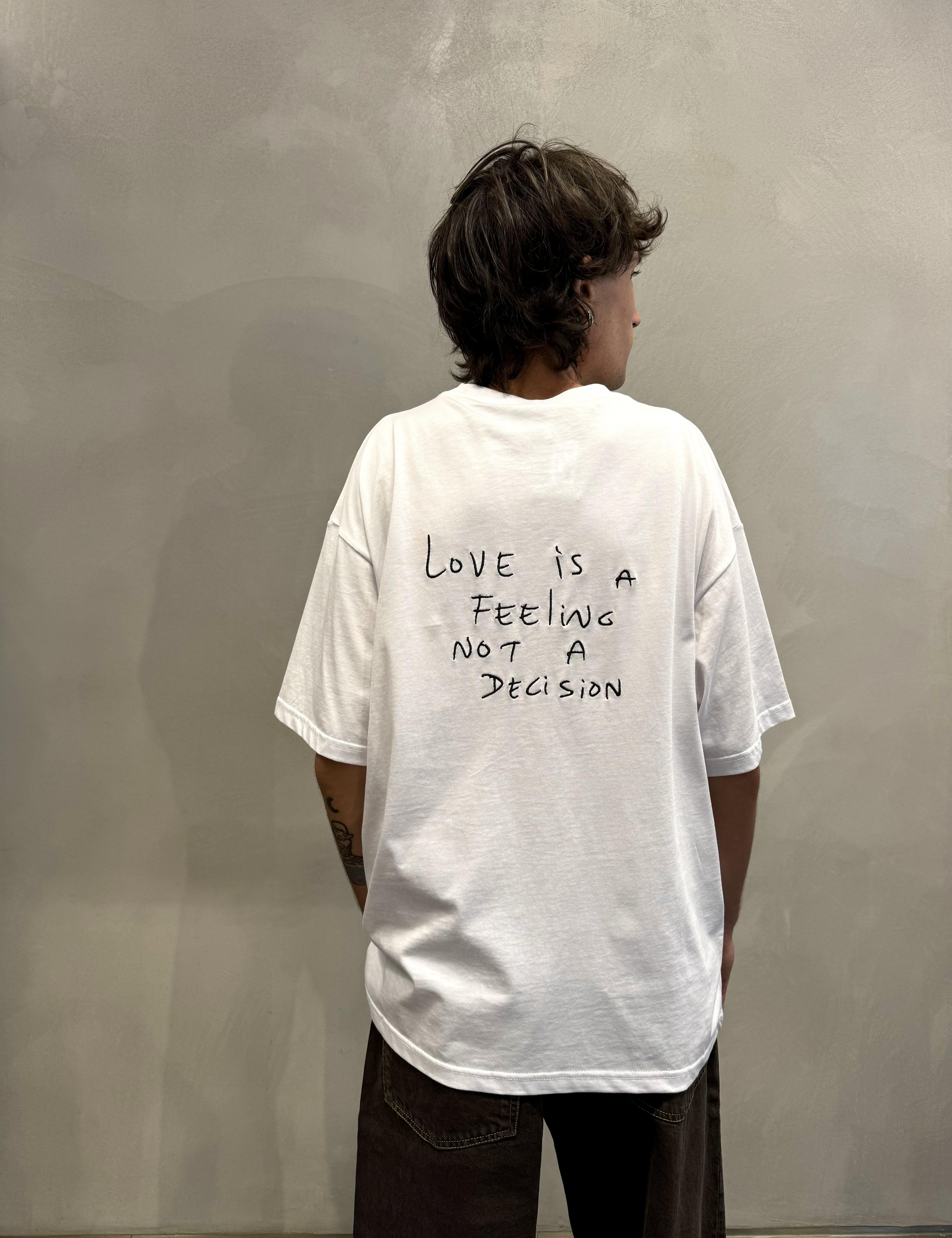 Love Is Tee LOVE IS WHT Hi Five 