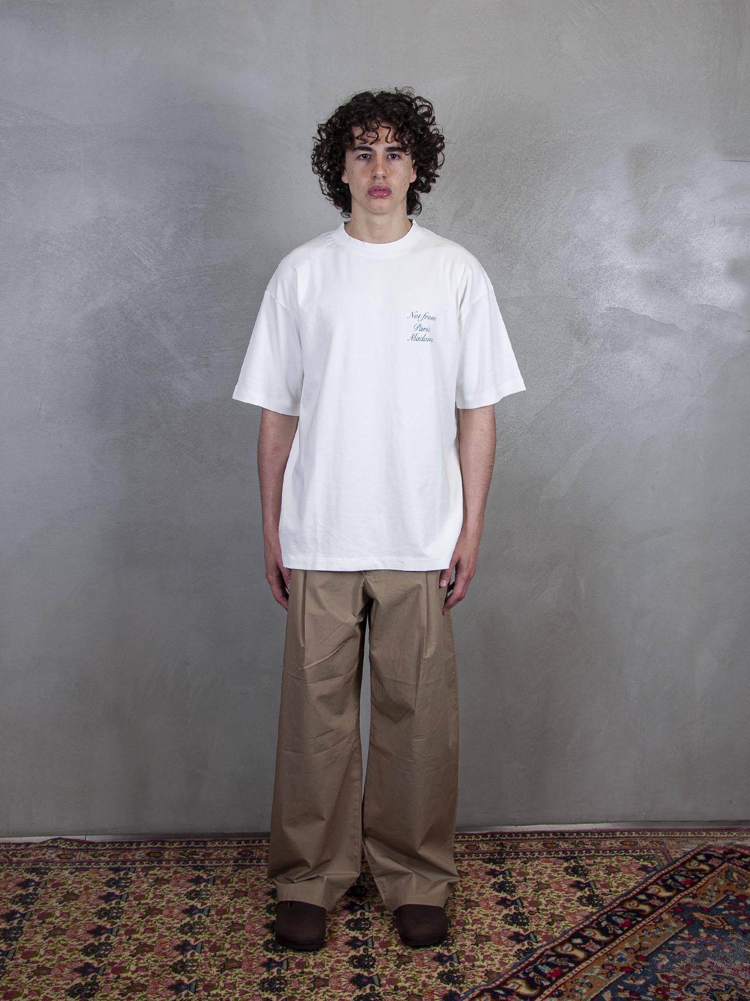 Le T-Shirt Slogan Cursive G-TS209-CO002 OW Drôle De Monsieur 