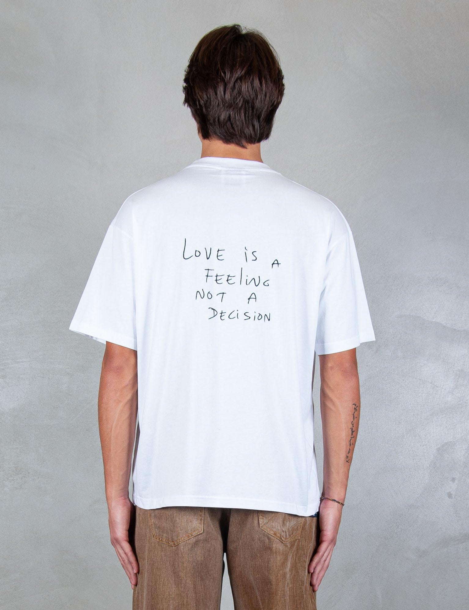 >Love Is Tee LOVE IS WHT Hi Five 