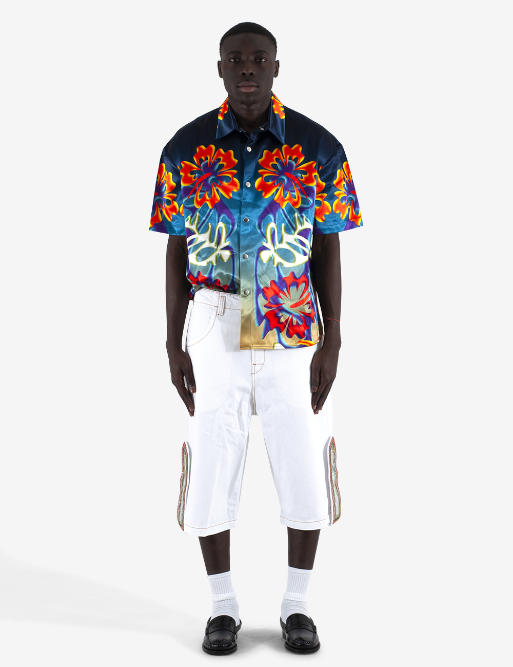 Rhinestoned Tongue Baggy Denim Shorts SP10-TW26A24 WHT BLUEMARBLE 